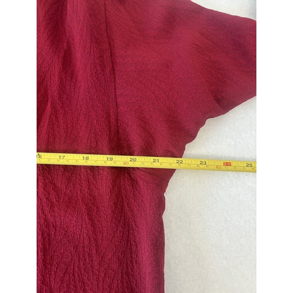 Chico's Women's Button-Up Long Sleeve Shirt Maroon‎ Size 1 Medium Classiccore - Picture 4 of 7